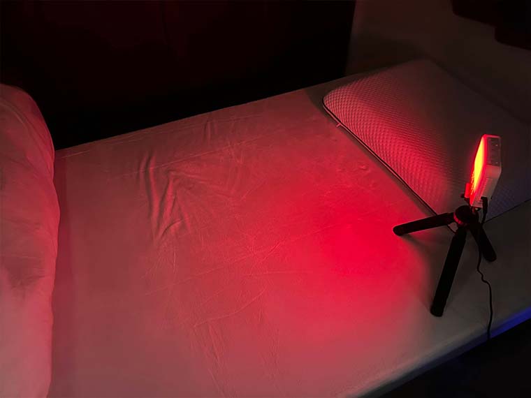 トトノエライト 夜用の赤色LED ナイトルーティン 入眠サポート